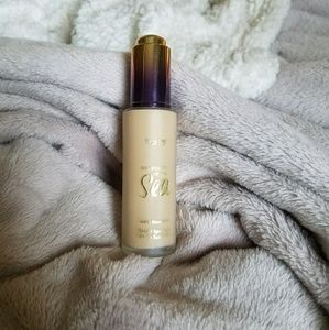 SOLD rainforest of the sea water foundation light